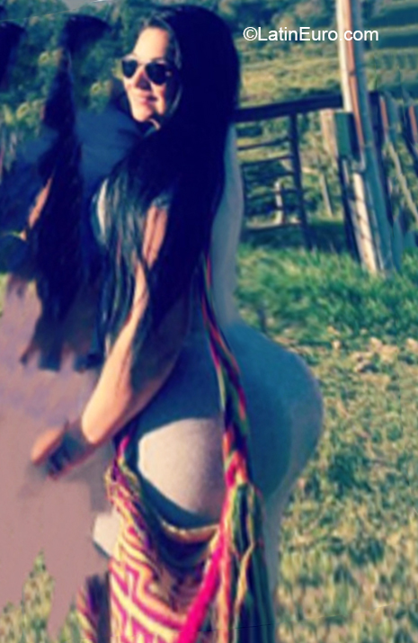 Date this athletic Colombia girl Andrea from Neiva CO30632
