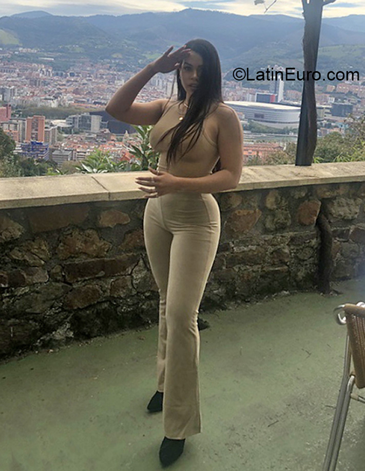 Date this funny Colombia girl Angie from Medellin CO30677