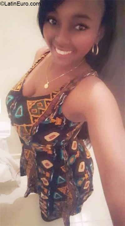 Date this sensual Dominican Republic girl Maria from Higuey DO40115