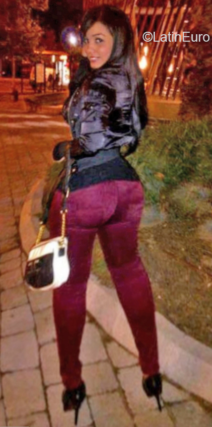 Date this funny Dominican Republic girl Carmen from Santo Domingo DO40119