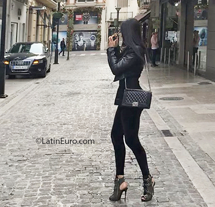 Date this stunning Spain girl Mari from Valencia ES646