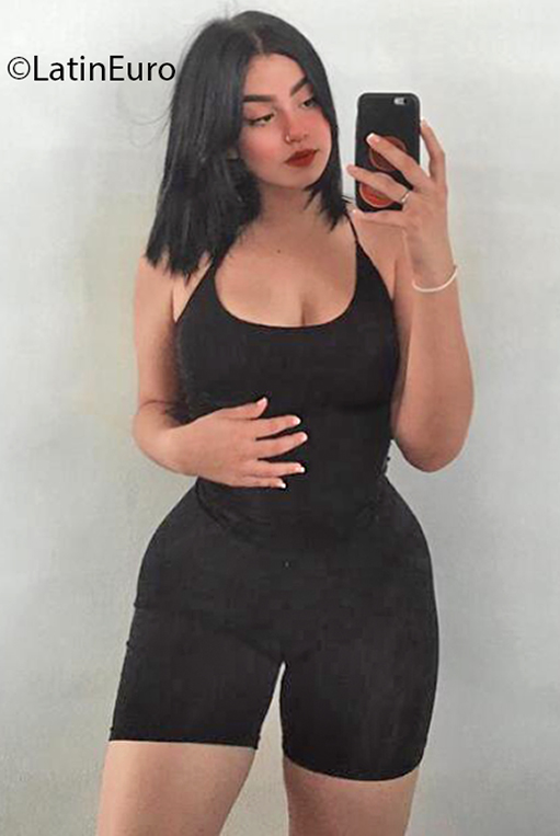 Date this sensual Venezuela girl Emma from Maracay VE4030