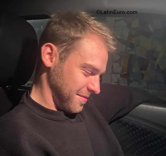 Date this pretty Belgium man Bnd from Liège BE140