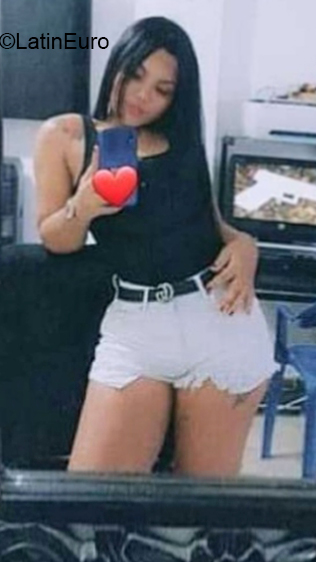 Date this gorgeous Colombia girl Milagros from Barranquilla CO30728