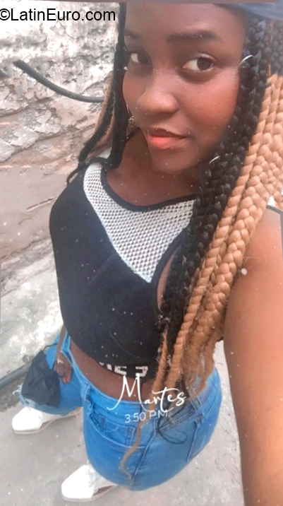 Date this hard body Cuba girl Dora from La Habana CU789