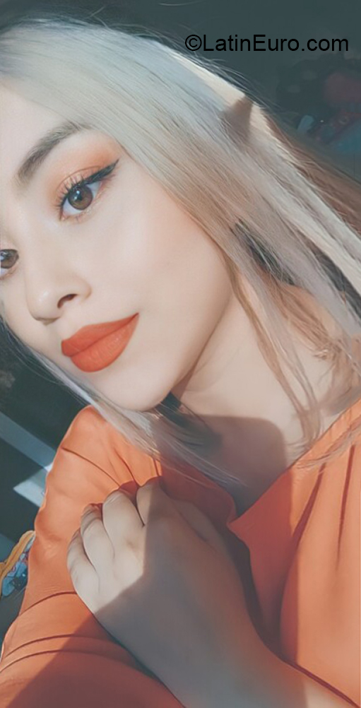 Date this athletic Colombia girl Laura from Cali CO30735