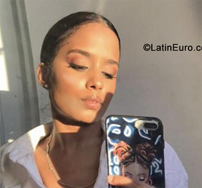 Date this voluptuous Dominican Republic girl Emely from Santiago DO40158