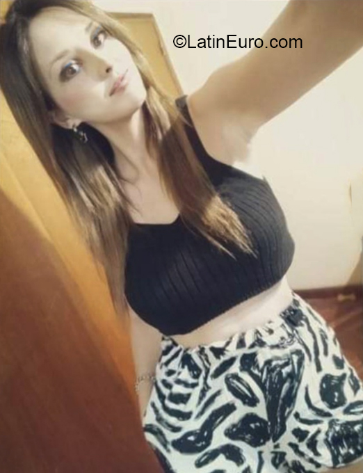 Date this stunning Argentina girl Agustina from Tucuman AR816