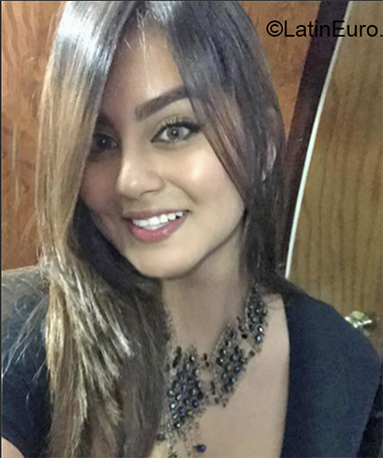 Date this attractive El Salvador girl Isabel from San Salvador SV171