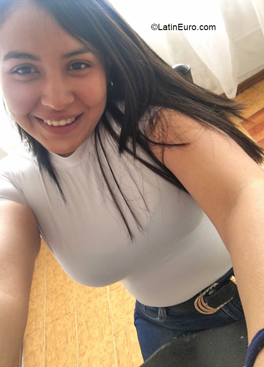 Date this young Venezuela girl Roxana Marin from Zulia VE4057