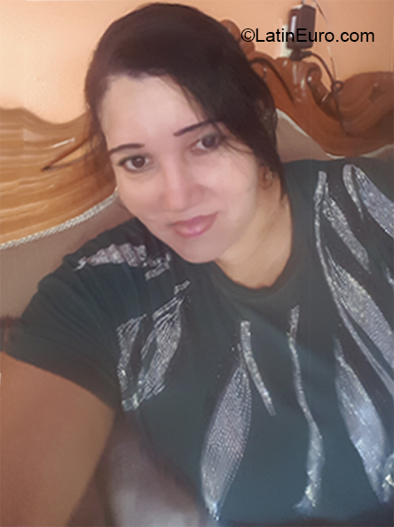 Date this georgeous Dominican Republic girl Doraliza from Cotui DO40224