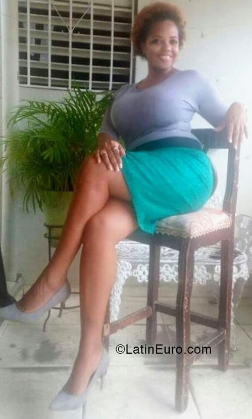 Date this gorgeous Dominican Republic girl Sheila from Santo Domingo DO40368