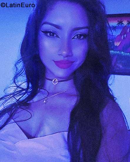 Date this attractive Colombia girl Gabriela from Barranquilla CO33464