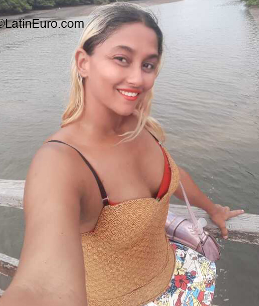 Date this georgeous Brazil girl Ana from Ilha De Itamaraca BR11499