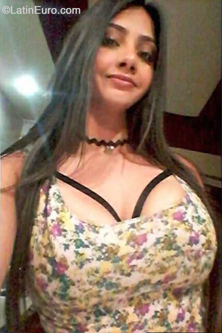 Date this nice looking Ecuador girl Maria from Guayaquil EC869