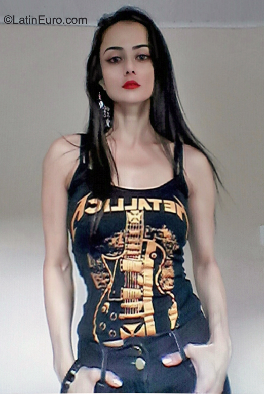 Date this delightful Brazil girl Claudia Miranda from Luna BR11515