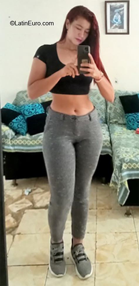 Date this sultry Colombia girl Angie from Cali CO31040