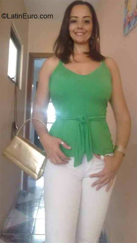 Date this sultry Brazil girl Nadia from Sao Paulo BR11531