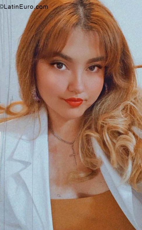 Date this voluptuous Argentina girl Azul from Salta AR823