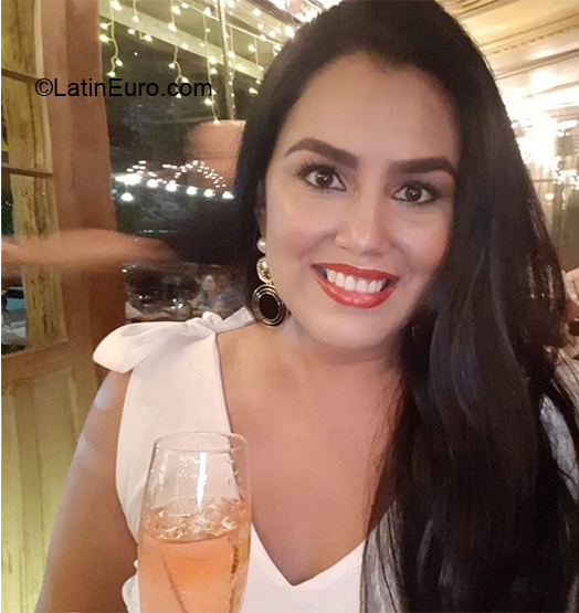 Date this charming Brazil girl Alba carolina from Porto Alegre BR11566