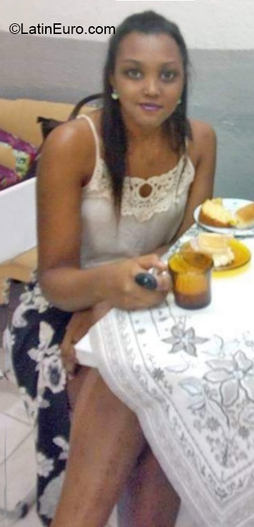Date this stunning Brazil girl Raissa from Rio De Janeiro BR11570