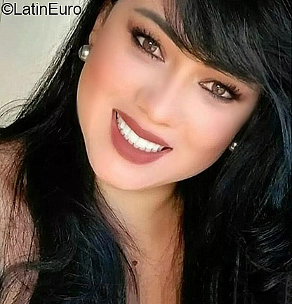 Date this nice looking French Southern Territories girl Mar from Paris BR11603