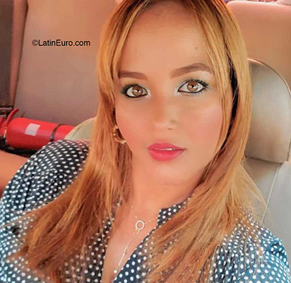 Date this foxy Dominican Republic girl Eliannis from Santo Domingo DO40495