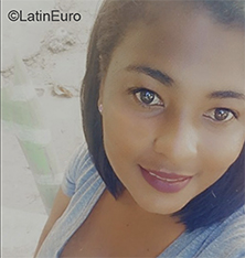 Date this happy Dominican Republic girl Luisaury from Nagua DO40504