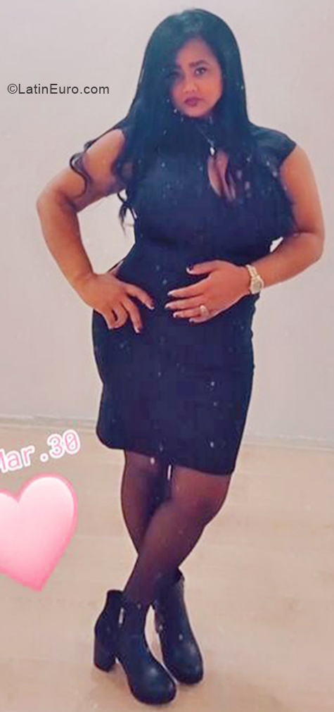 Date this funny Dominican Republic girl Mariela from San Cristobal DO40576