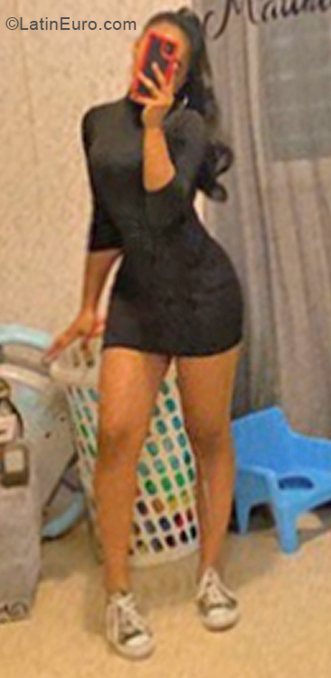 Date this charming Dominican Republic girl Rosy from Santo Domingo DO40578