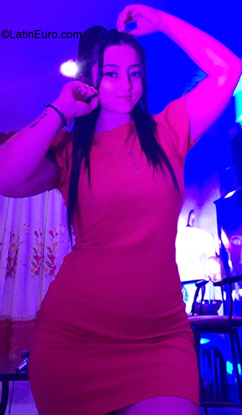 Date this hot Colombia girl Cris from Cali CO31339