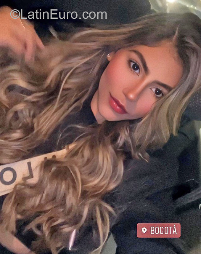 Date this charming Colombia girl Daniela from Bogota CO31361