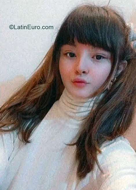 Date this beautiful Argentina girl Magalie from Buenos Aires AR848