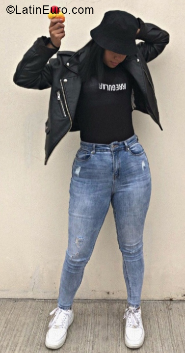 Date this delightful Venezuela girl Ximena from Caracas VE4160