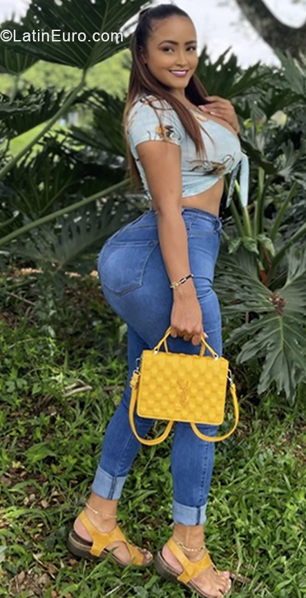 Date this georgeous Colombia girl Katherin from Cali CO31423