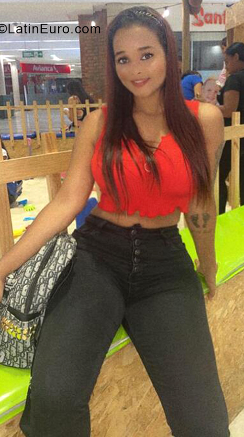 Date this foxy Colombia girl Kate from Cali CO31491