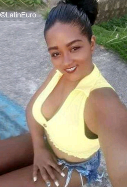 Date this tall Brazil girl Priscila from Salvador BR11767