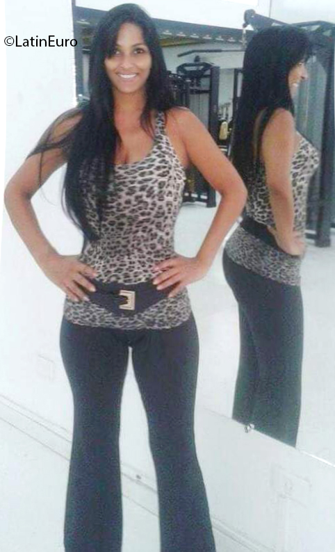 Date this georgeous Brazil girl Veronica from Goiânia BR11800