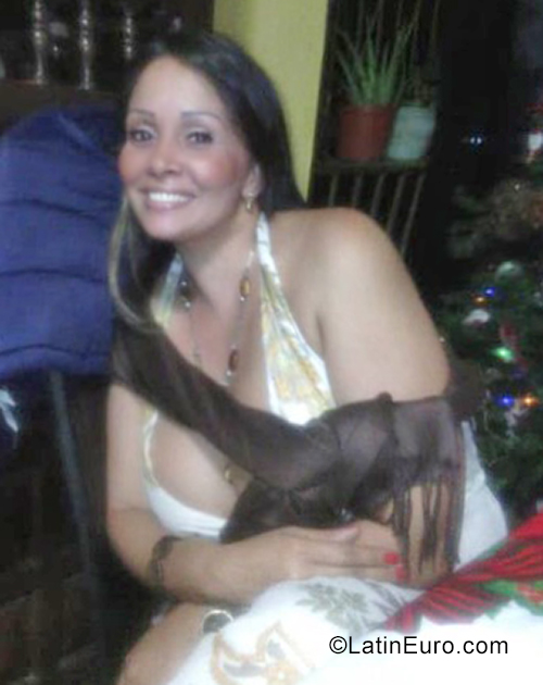 Date this charming Venezuela girl Nela from Venezuela VE4196