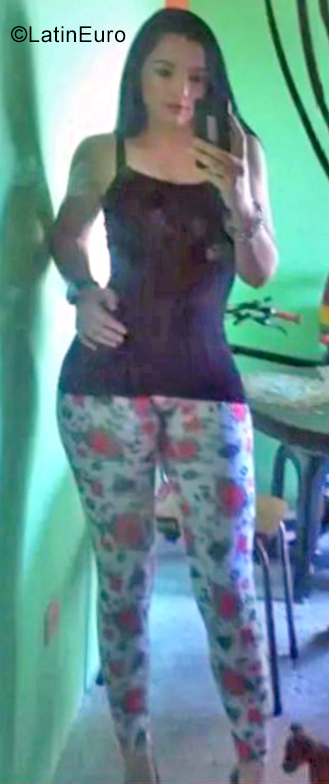 Date this attractive Venezuela girl Kerlin from San Cristobal VE4200