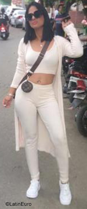 Date this funny Dominican Republic girl Yahaira from Santiago DO40780