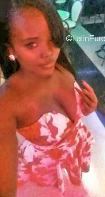 Date this fun Dominican Republic girl Isaura from Santo Domingo DO40930
