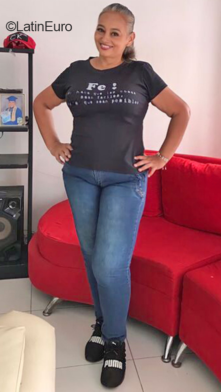 Date this voluptuous Colombia girl Yolisbeth from Valledupar CO31909