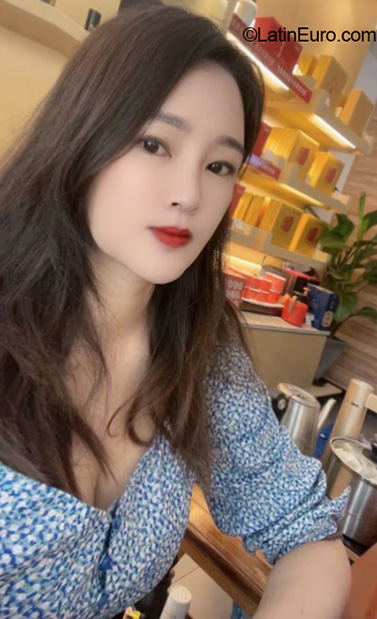 Date this lovely Hong Kong girl Chensandi from Hongkong. HK25