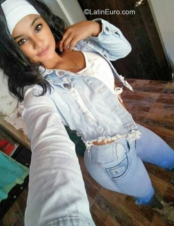 Date this lovely Colombia girl Angie from Bogota CO32102