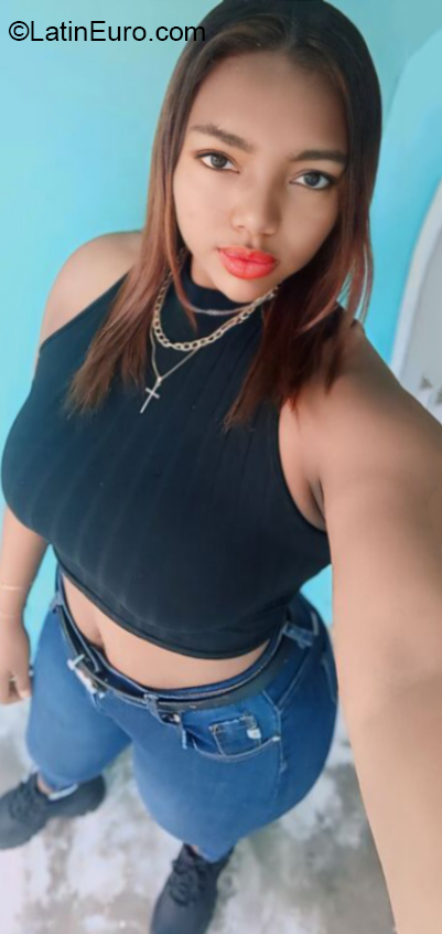 Date this young Dominican Republic girl Rosi from Santo Domingo Este DO41124