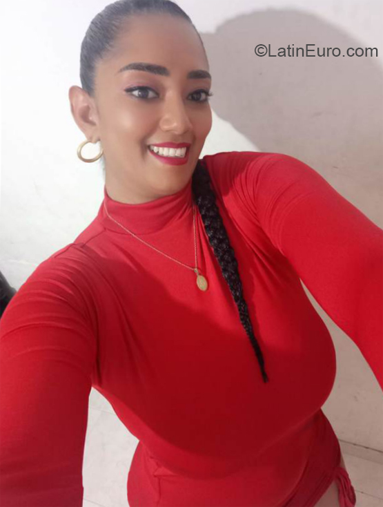Date this beautiful Colombia girl Yohanna from Cali CO33315