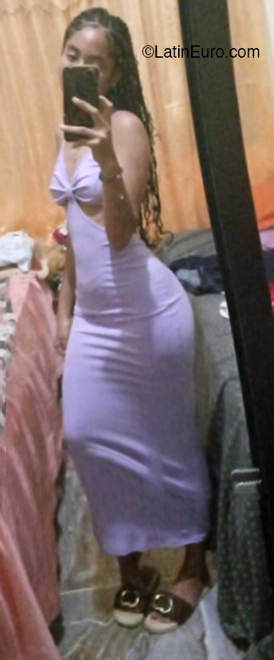 Date this delightful Dominican Republic girl Yubeidy from Santo Domingo DO44730