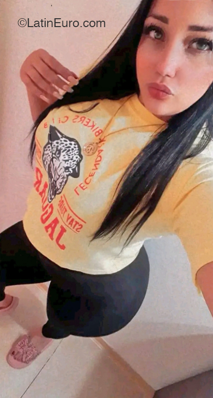 Date this sensual Chile girl Ihia from Santiago CL386