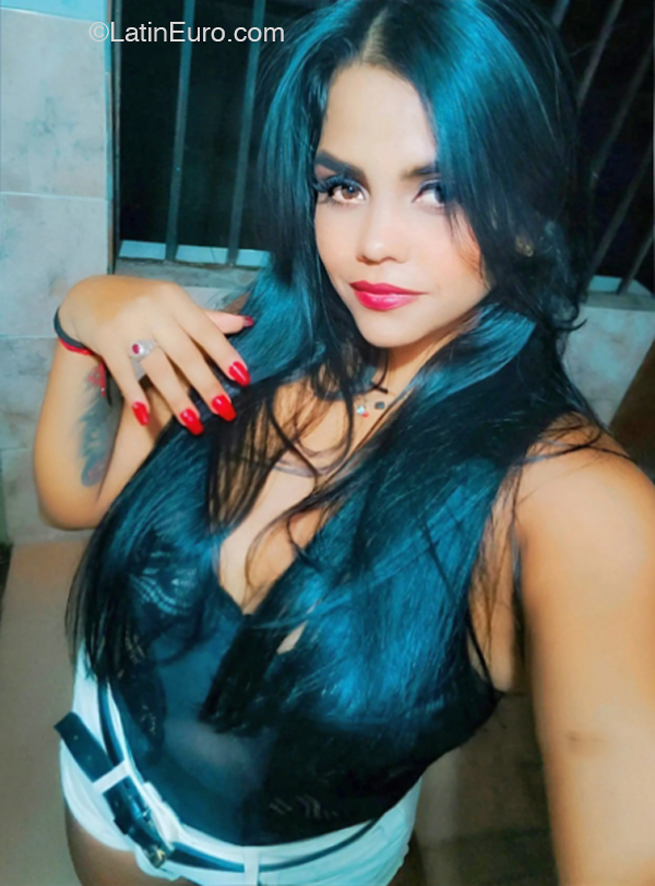 Date this nice looking Venezuela girl Emperatriz from Caracas VE4566